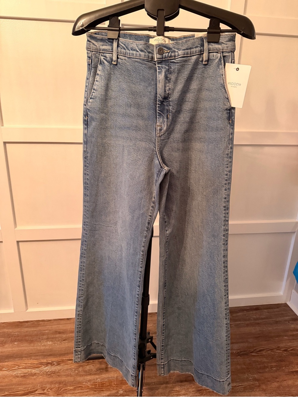 Hidden Jeans HAPPI High Rise Flare Jeans Light Wash Size 30 NWT